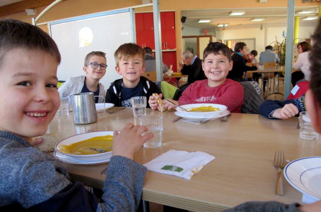 Les enfants de Châtenois mangent à l'Apei Centre Alsace
